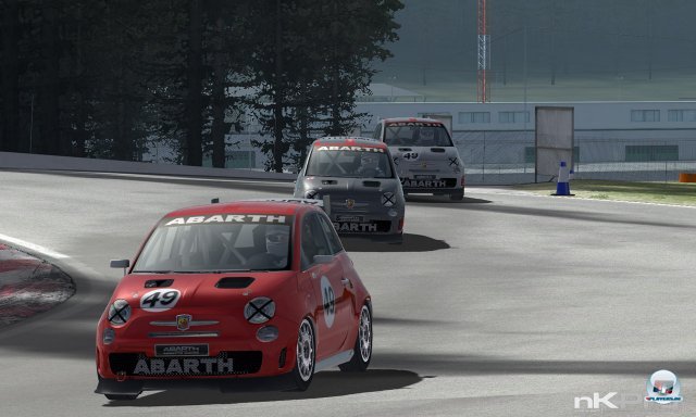 Der Abarth ist das einzig lizenzierte Fahrzeug im kleinen Fuhrpark. Der Abarth ist das einzig lizenzierte Fahrzeug im kleinen Fuhrpark.