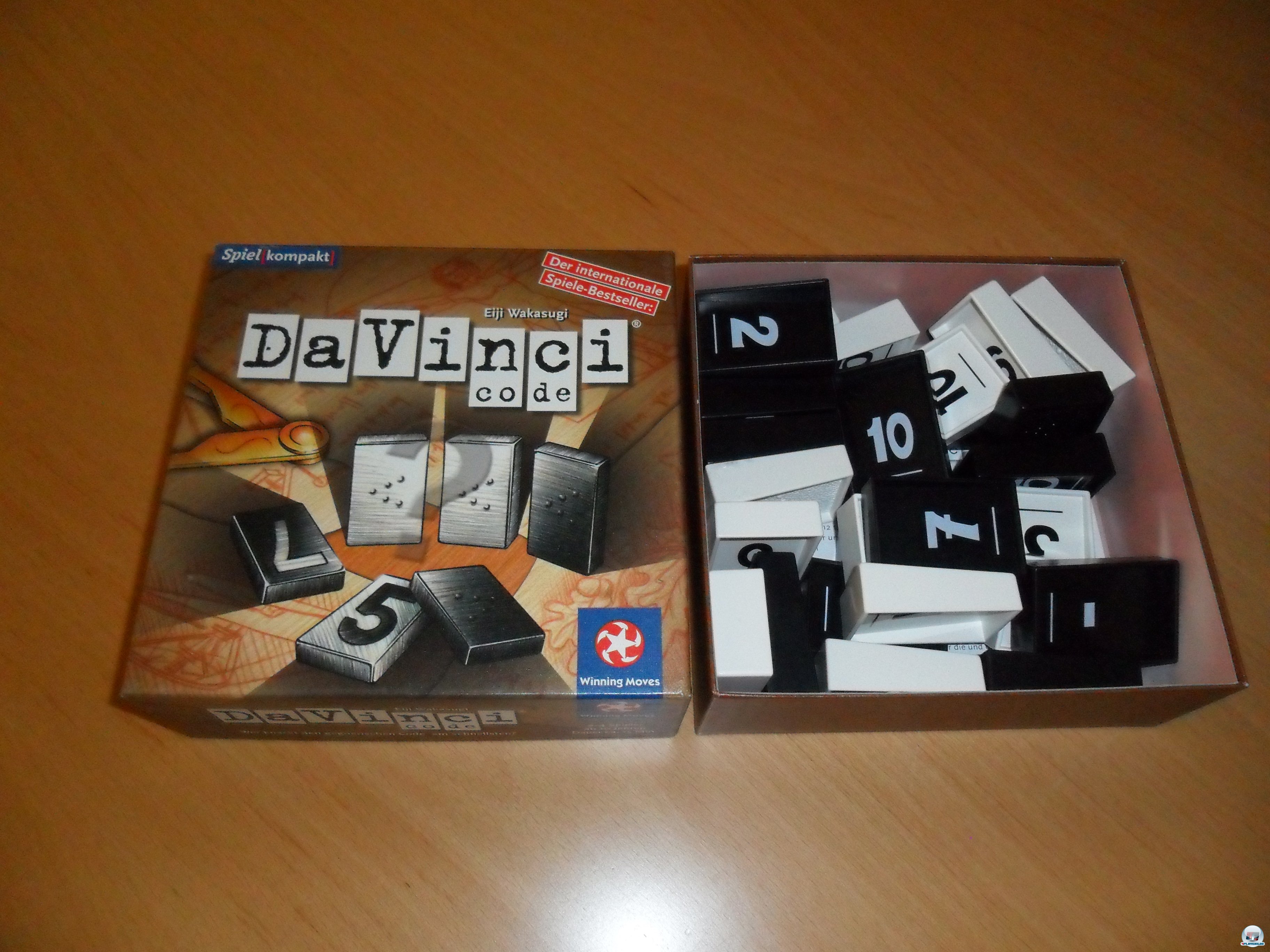 Da Vinci Code ist 2006 für knapp zehn Euro auf Deutsch bei Winning Moves erschienen. Da Vinci Code ist 2006 für knapp zehn Euro auf Deutsch bei Winning Moves erschienen.